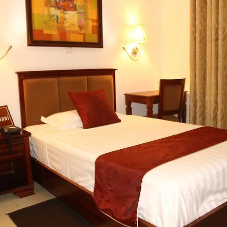 Hotel Residence Flamani Ломе Экстерьер фото