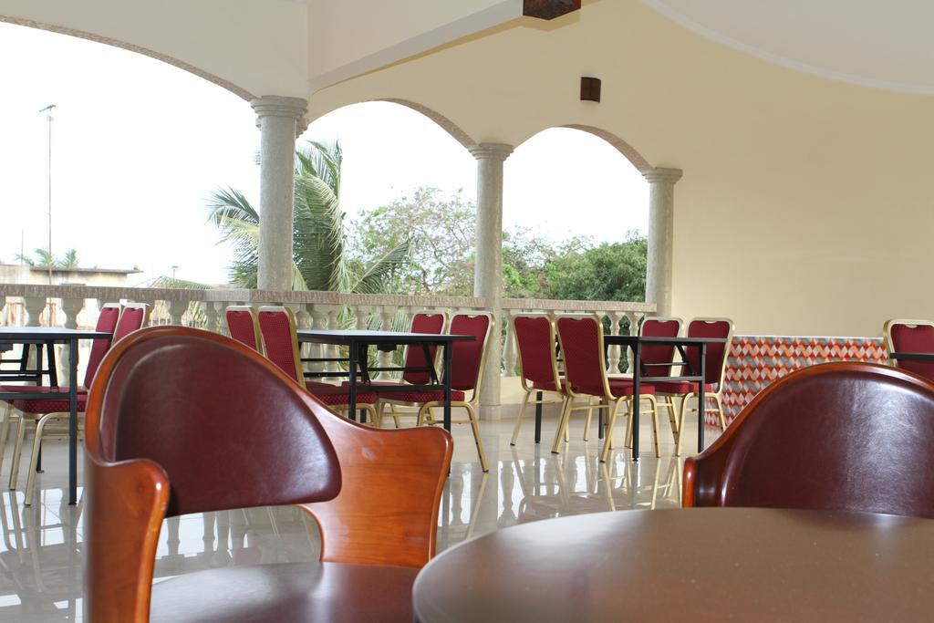 Hotel Residence Flamani Ломе Экстерьер фото
