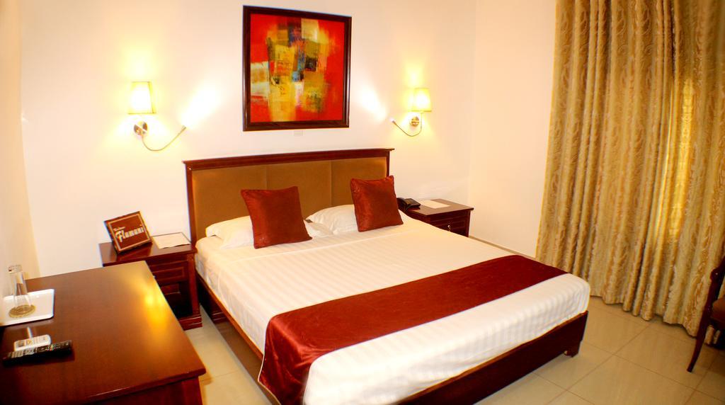Hotel Residence Flamani Ломе Экстерьер фото