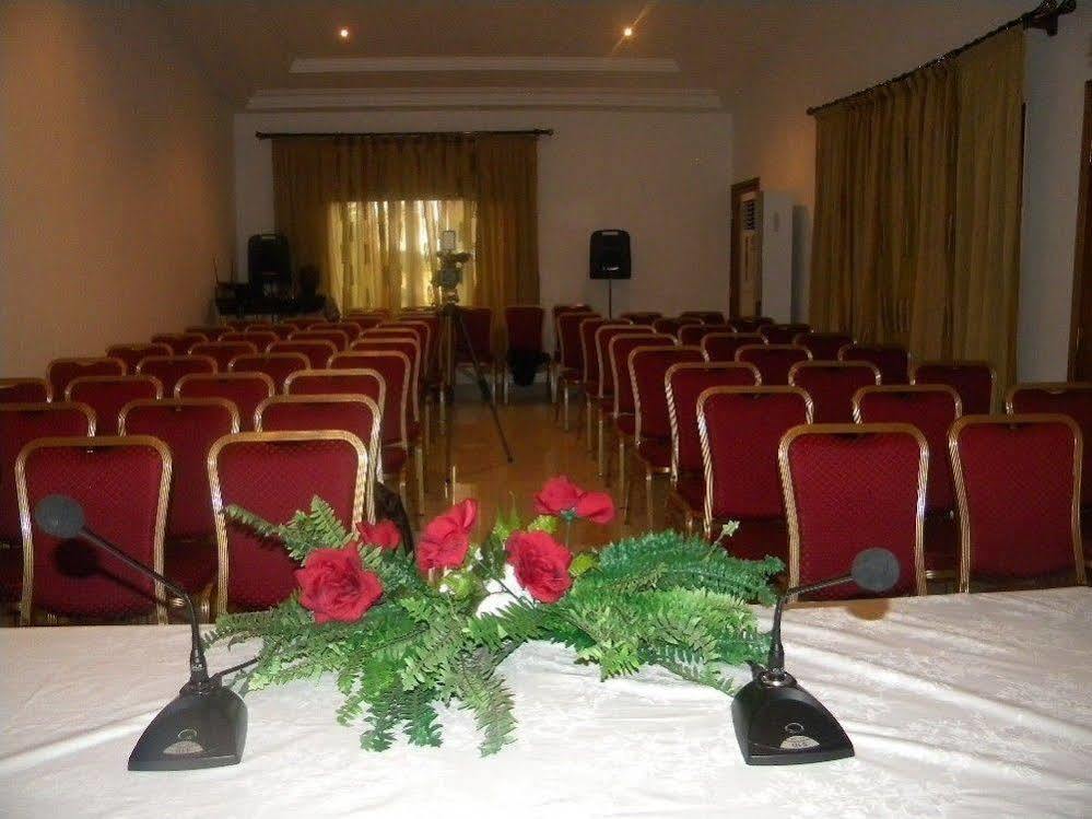 Hotel Residence Flamani Ломе Экстерьер фото